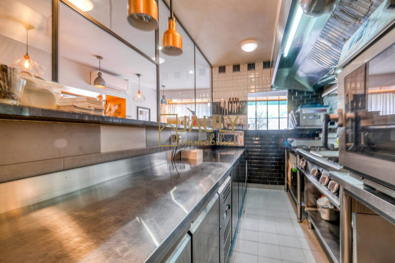 Fonds de commerce - 110 m²