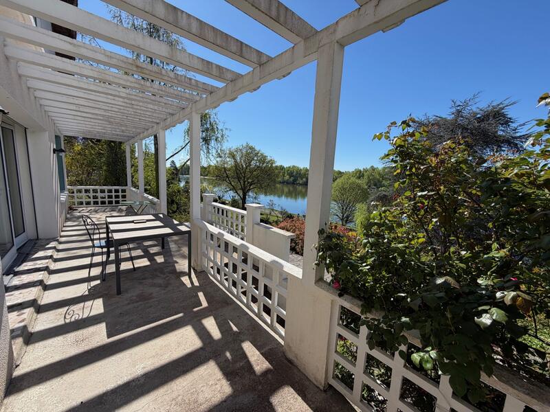 Maison - 180 m² - 6 pièces