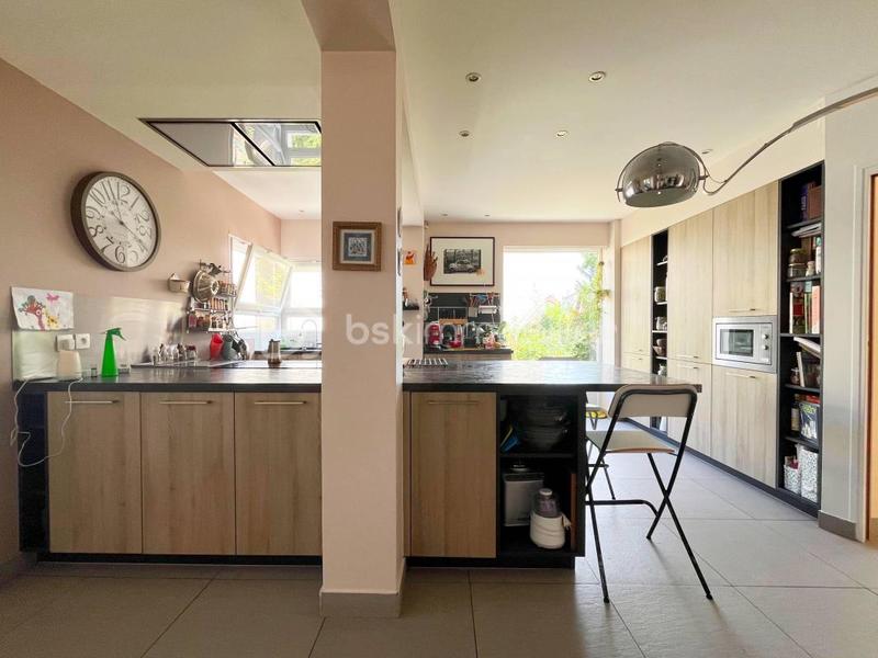 Maison - 210 m² - 6 pièces