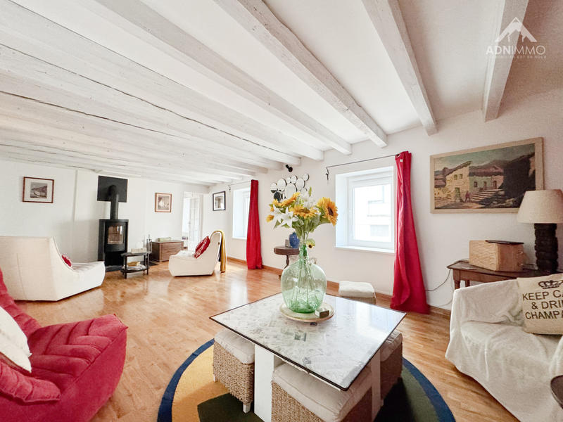 Maison - 198 m² - 5 pièces