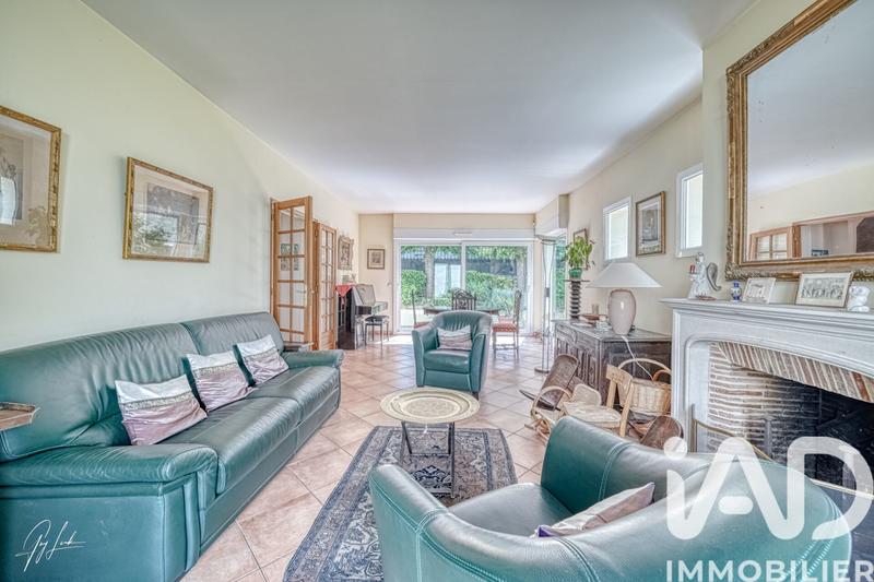 Maison - 214 m² - 8 pièces