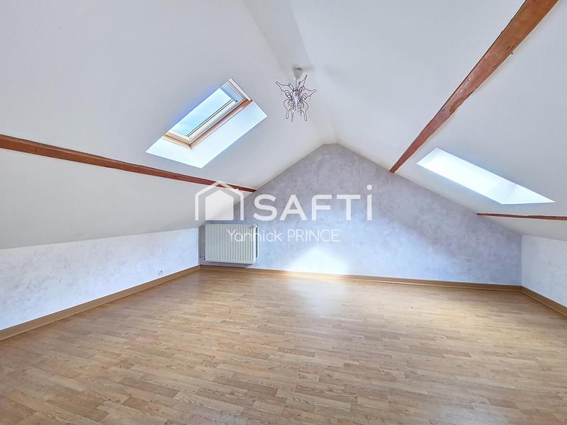 Maison - 102 m² - 7 pièces