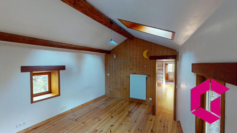 Maison traditionnelle - 205 m² - 6 pièces