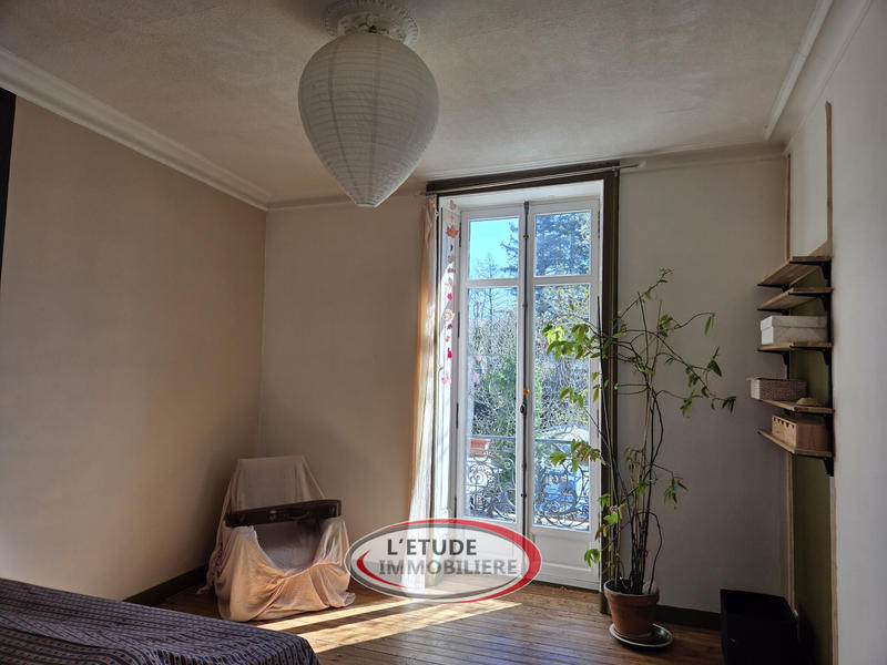 Appartement - 161 m² - 8 pièces