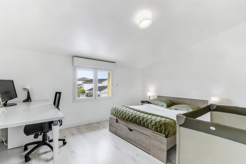 Maison - 180 m² - 7 pièces