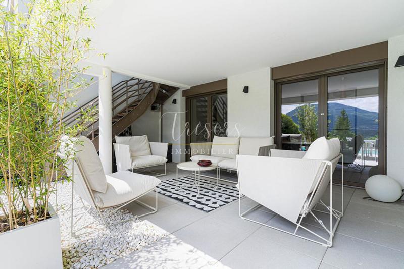 Maison - 160 m² - 8 pièces