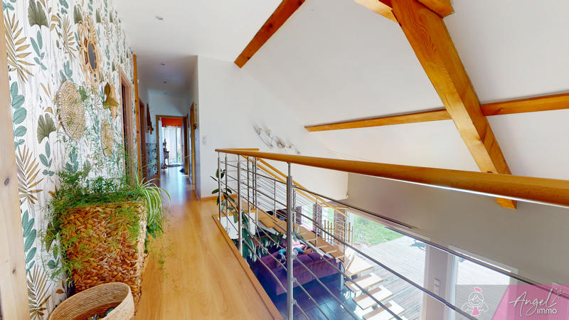 Maison - 234 m² - 10 pièces