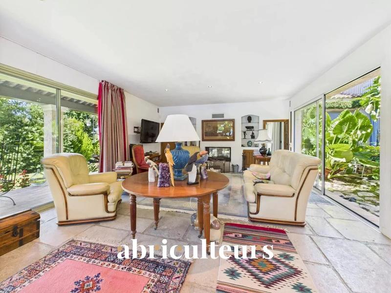 Maison - 276 m² - 7 pièces