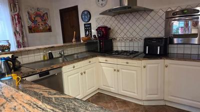 Maison - 225 m² - 19 pièces