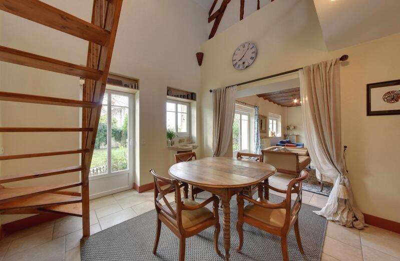 Maison - 244 m² - 10 pièces