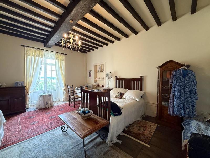 Maison - 333 m² - 9 pièces