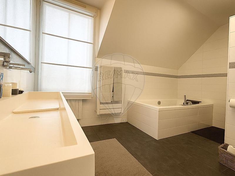 Propriété - 169 m² - 7 pièces