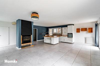 Maison - 140 m² - 5 pièces