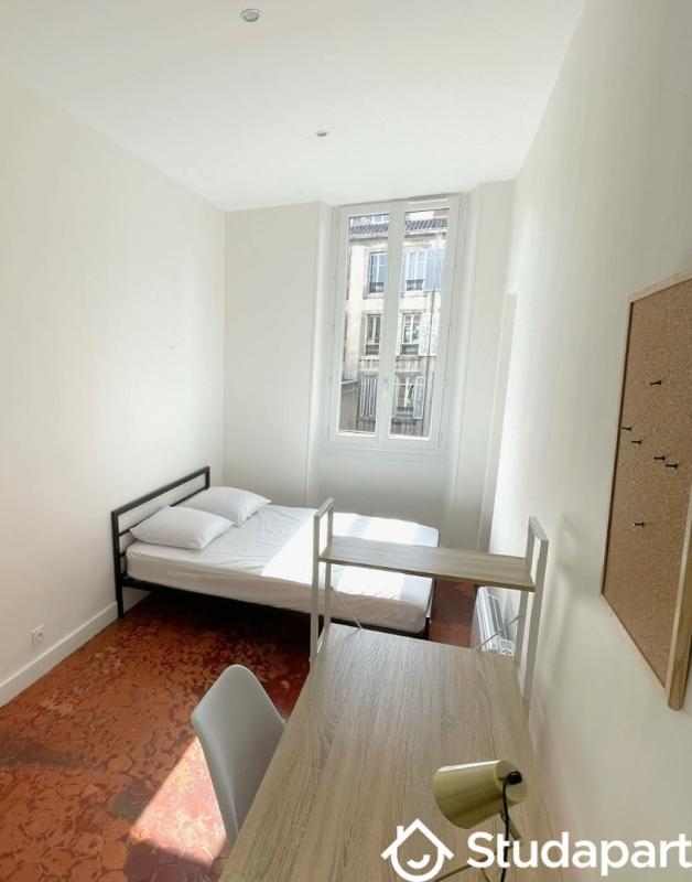 Chambre - 11 m² - 1 pièce