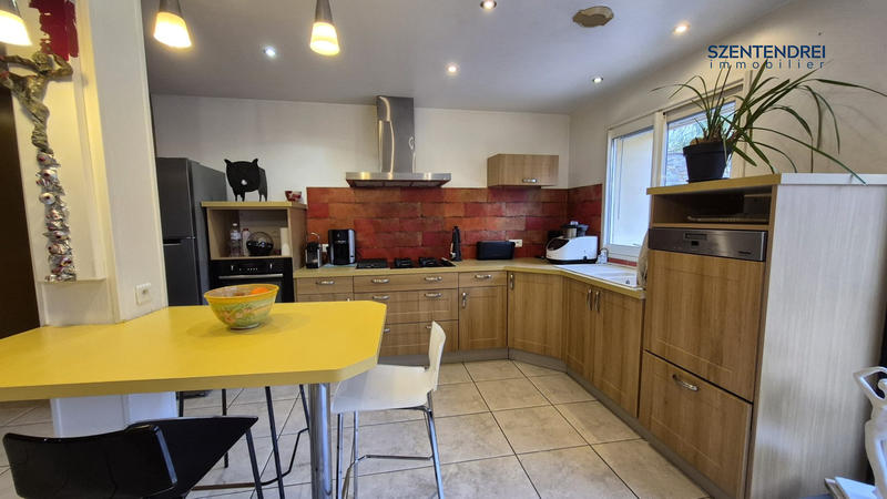 Maison - 207 m² - 6 pièces