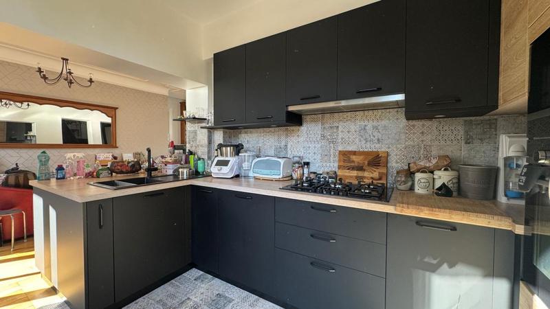 Maison - 203 m² - 6 pièces