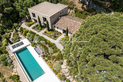 Villa - 360 m² - 6 pièces