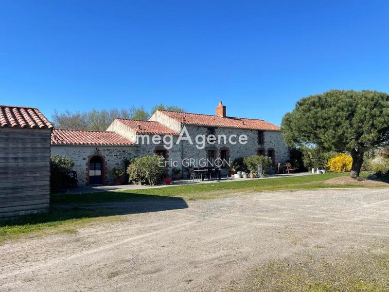 Maison en pierre - 170 m² - 8 pièces