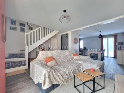 Maison traditionnelle - 98 m² - 4 pièces