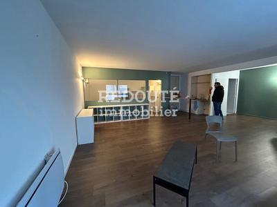 Bureau - 144 m² - 3 pièces