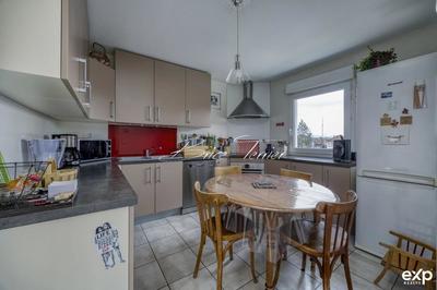 Appartement - 93 m² - 5 pièces