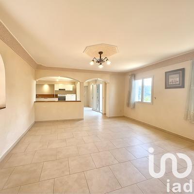 Maison - 235 m² - 11 pièces