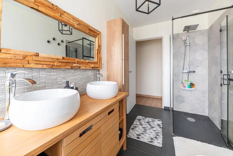 Appartement - 93 m² - 4 pièces