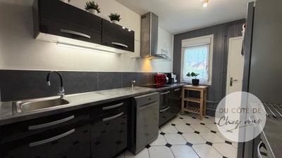 Appartement - 98 m² - 5 pièces