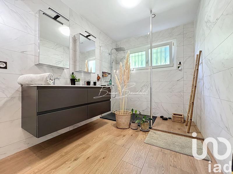 Maison - 200 m² - 6 pièces