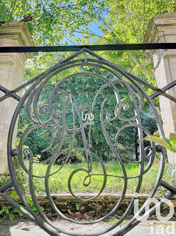 Maison - 416 m² - 17 pièces