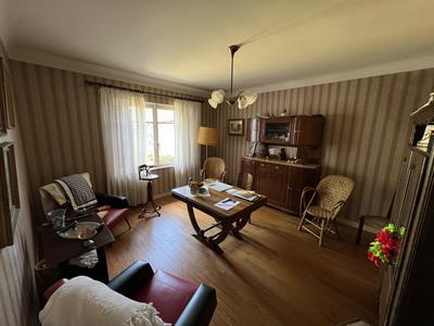 Maison - 99 m² - 4 pièces