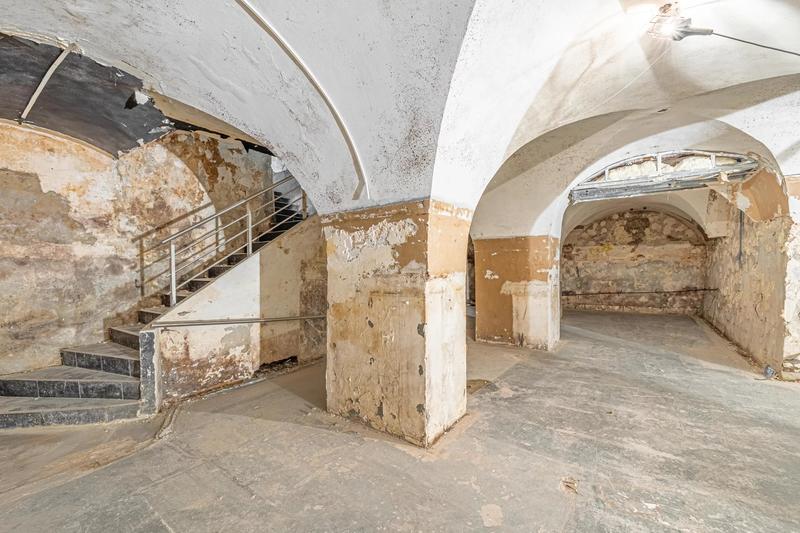 Local commercial - 420 m² - 2 pièces