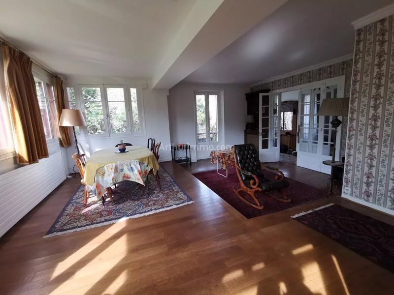 Maison - 203 m² - 8 pièces