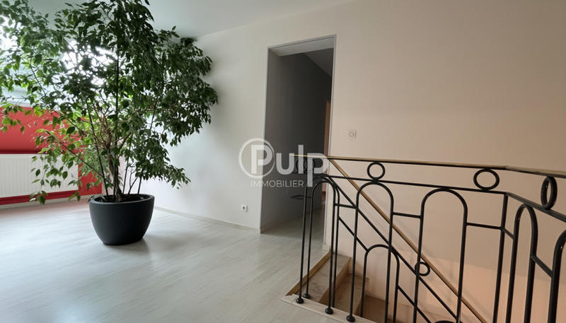 Maison - 195 m² - 8 pièces