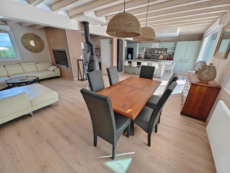 Maison - 265 m² - 12 pièces