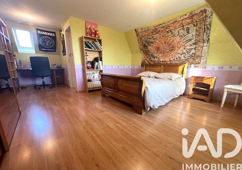 Maison - 263 m² - 9 pièces