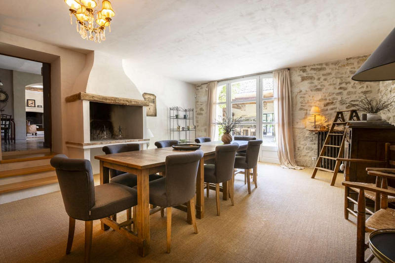 Propriété - 590 m² - 20 pièces