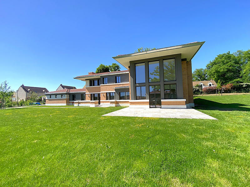 Propriété - 354 m² - 8 pièces