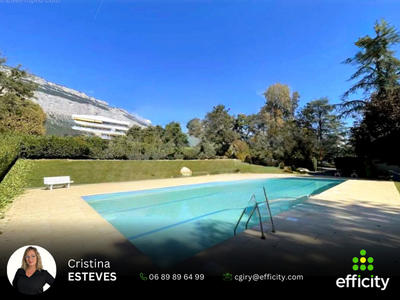 Appartement - 140 m² - 6 pièces