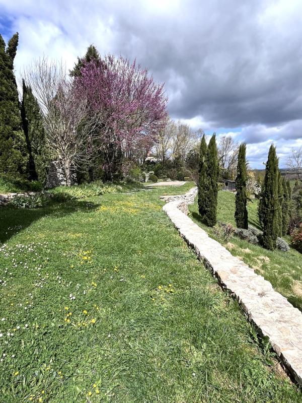 Demeure - 220 m² - 7 pièces