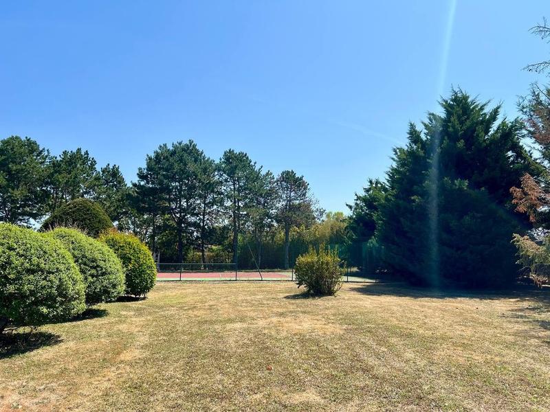 Maison traditionnelle - 308 m² - 10 pièces