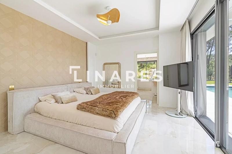 Villa - 300 m² - 9 pièces