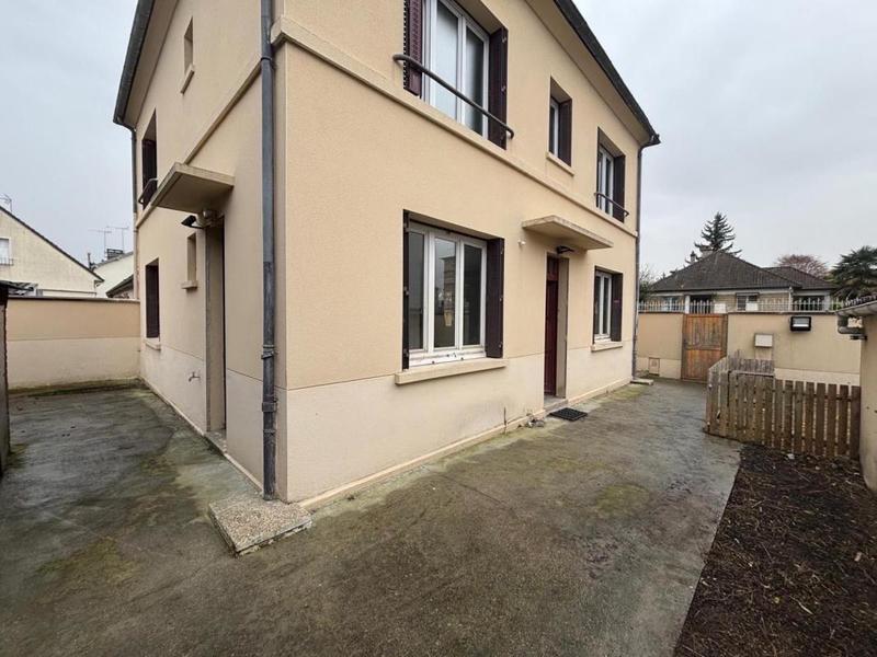 Maison - 143 m² - 8 pièces