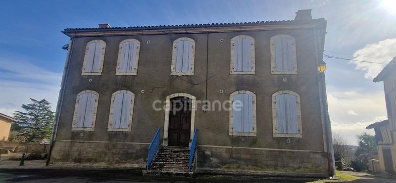 Maison - 263 m² - 8 pièces