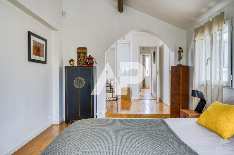 Maison - 240 m² - 6 pièces