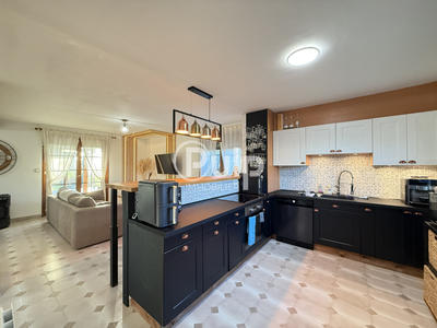 Maison - 140 m² - 5 pièces