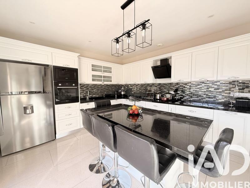 Maison - 137 m² - 4 pièces