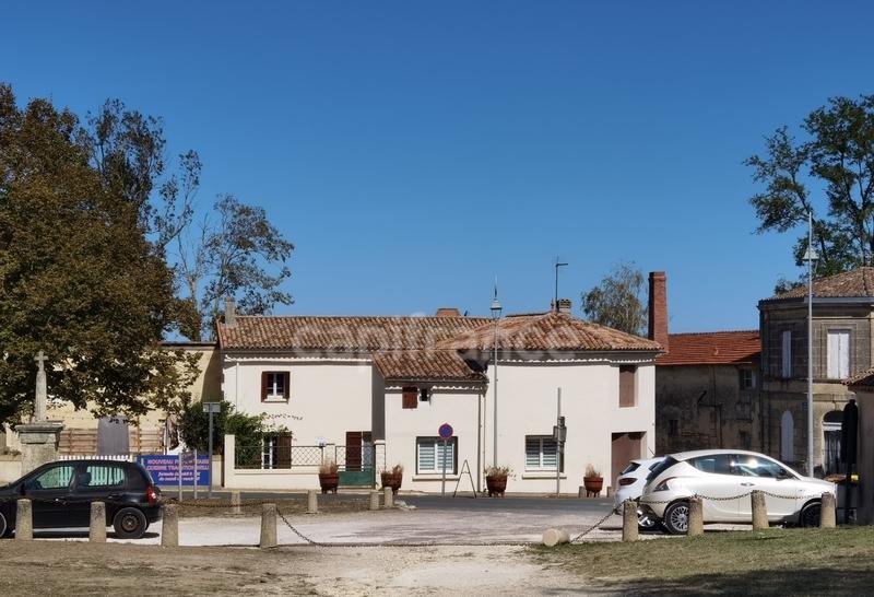 Propriété - 208 m² - 9 pièces