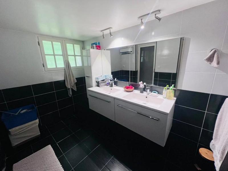 Maison - 153 m² - 7 pièces