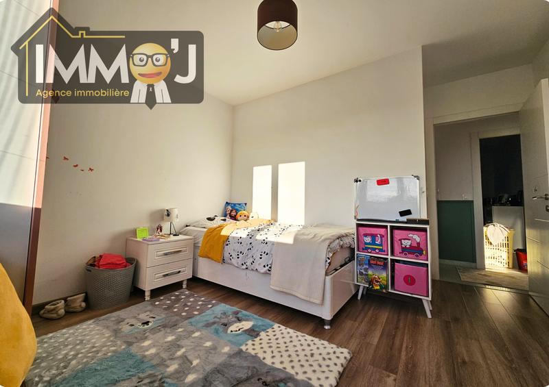 Maison - 180 m² - 5 pièces